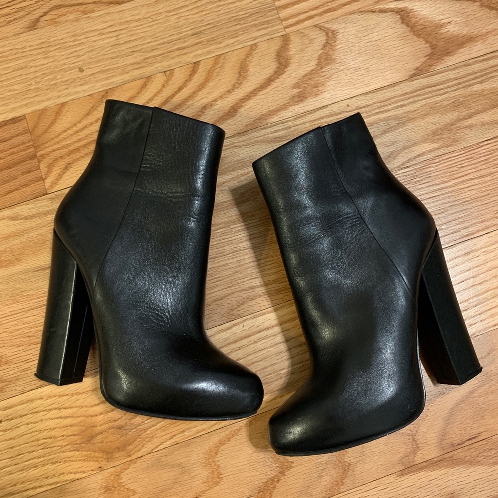 cute black heeled boots, worn once!